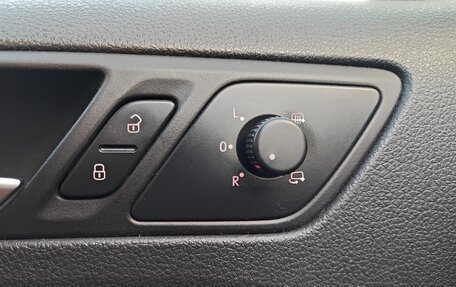 Volkswagen Jetta VI, 2012 год, 1 000 000 рублей, 13 фотография