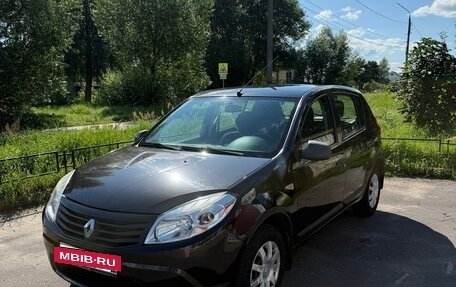 Renault Sandero I, 2011 год, 700 000 рублей, 2 фотография