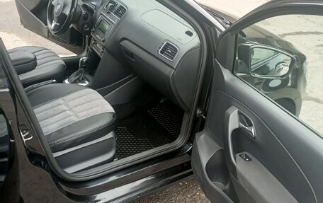 Volkswagen Polo VI (EU Market), 2013 год, 930 000 рублей, 30 фотография