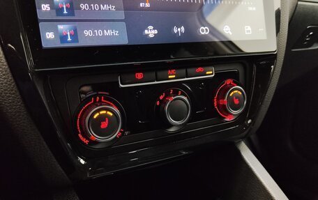 Volkswagen Jetta VI, 2018 год, 1 380 000 рублей, 12 фотография