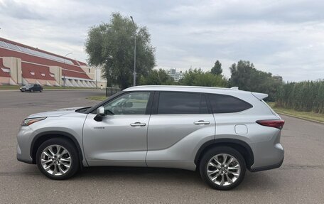 Toyota Highlander, 2021 год, 4 300 000 рублей, 4 фотография