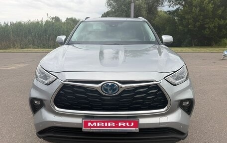 Toyota Highlander, 2021 год, 4 300 000 рублей, 6 фотография