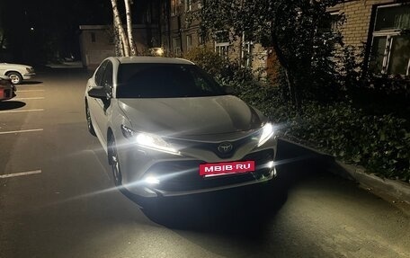 Toyota Camry, 2018 год, 2 000 000 рублей, 7 фотография