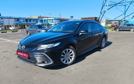 Toyota Camry, 2021 год, 1 950 000 рублей, 1 фотография