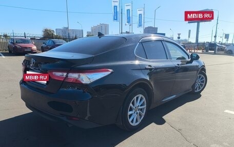 Toyota Camry, 2021 год, 1 950 000 рублей, 4 фотография
