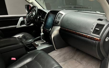 Toyota Land Cruiser 200, 2015 год, 3 700 000 рублей, 23 фотография