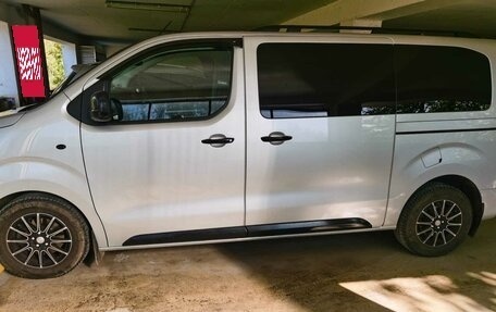 Peugeot Traveller I, 2019 год, 3 300 000 рублей, 2 фотография