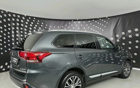 Mitsubishi Outlander III рестайлинг 3, 2018 год, 2 057 000 рублей, 6 фотография