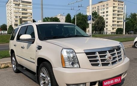 Cadillac Escalade III, 2011 год, 1 850 000 рублей, 1 фотография