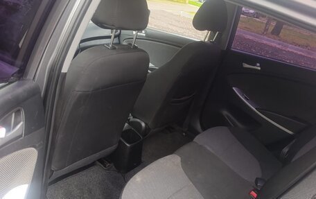 Hyundai Solaris II рестайлинг, 2013 год, 700 000 рублей, 7 фотография