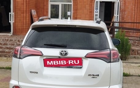 Toyota RAV4, 2019 год, 3 000 000 рублей, 4 фотография