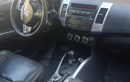 Mitsubishi Outlander III рестайлинг 3, 2010 год, 980 000 рублей, 3 фотография