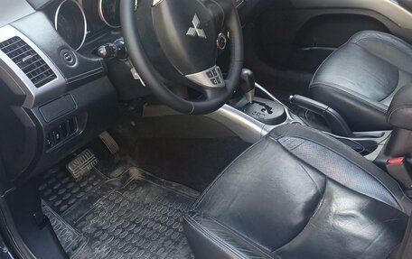 Mitsubishi Outlander III рестайлинг 3, 2010 год, 980 000 рублей, 7 фотография