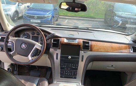 Cadillac Escalade III, 2011 год, 1 850 000 рублей, 6 фотография