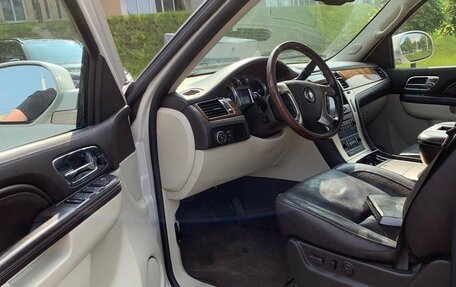 Cadillac Escalade III, 2011 год, 1 850 000 рублей, 5 фотография