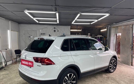 Volkswagen Tiguan II, 2019 год, 2 650 000 рублей, 3 фотография