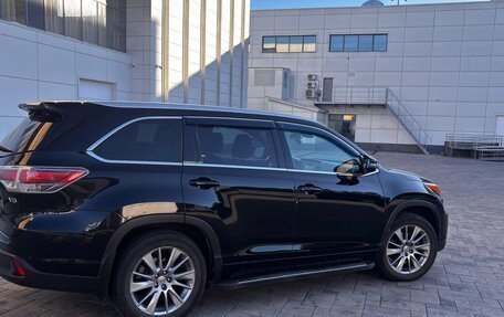 Toyota Highlander III, 2015 год, 2 950 000 рублей, 1 фотография