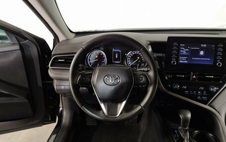Toyota Camry, 2021 год, 2 295 000 рублей, 13 фотография