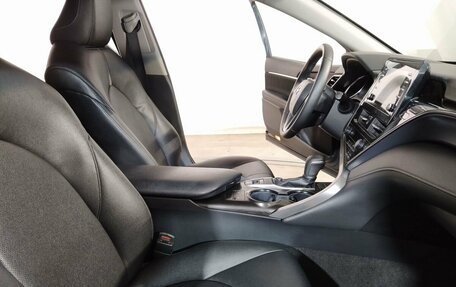 Toyota Camry, 2021 год, 2 295 000 рублей, 18 фотография