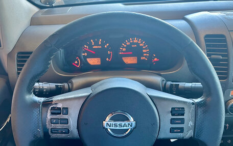 Nissan Navara (Frontier), 2008 год, 1 049 000 рублей, 10 фотография