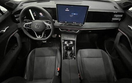 Volkswagen Tiguan II, 2025 год, 4 849 000 рублей, 9 фотография