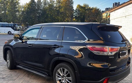 Toyota Highlander III, 2015 год, 2 950 000 рублей, 4 фотография