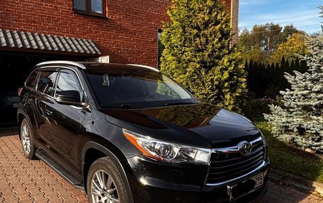 Toyota Highlander III, 2015 год, 2 950 000 рублей, 9 фотография