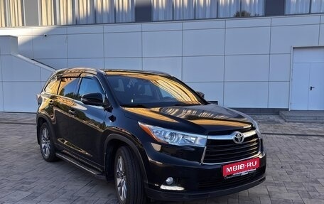 Toyota Highlander III, 2015 год, 2 950 000 рублей, 3 фотография