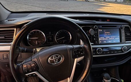 Toyota Highlander III, 2015 год, 2 950 000 рублей, 19 фотография