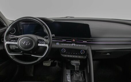 Hyundai Elantra, 2021 год, 2 430 000 рублей, 13 фотография