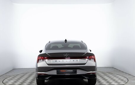 Hyundai Elantra, 2021 год, 2 430 000 рублей, 6 фотография