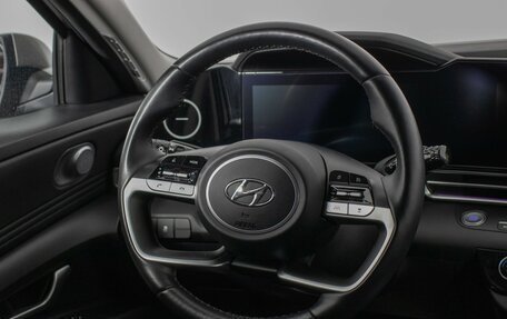 Hyundai Elantra, 2021 год, 2 430 000 рублей, 15 фотография