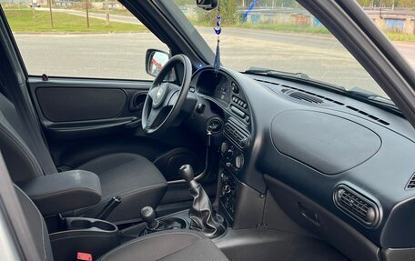 Chevrolet Niva I рестайлинг, 2018 год, 900 000 рублей, 15 фотография