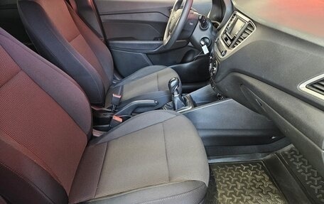 Hyundai Solaris II рестайлинг, 2018 год, 1 095 000 рублей, 12 фотография