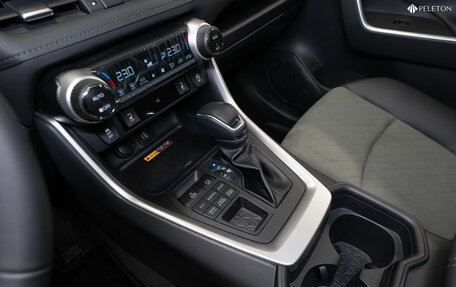 Toyota RAV4, 2024 год, 4 000 000 рублей, 15 фотография