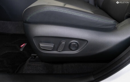 Toyota RAV4, 2024 год, 4 000 000 рублей, 21 фотография