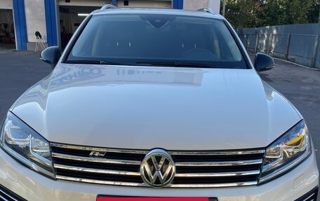 Volkswagen Touareg III, 2017 год, 4 300 000 рублей, 5 фотография