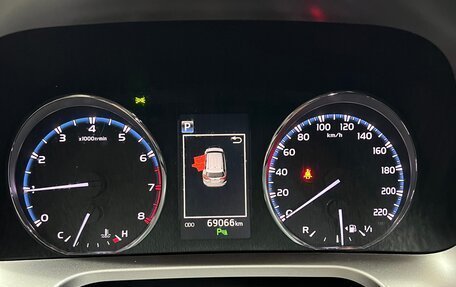 Toyota RAV4, 2018 год, 3 500 000 рублей, 8 фотография