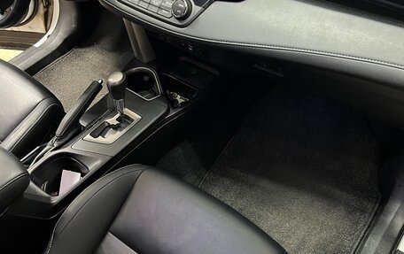 Toyota RAV4, 2018 год, 3 500 000 рублей, 6 фотография