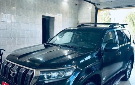 Toyota Land Cruiser Prado 150 рестайлинг 2, 2018 год, 3 800 000 рублей, 2 фотография
