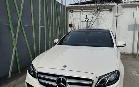 Mercedes-Benz E-Класс, 2018 год, 3 790 000 рублей, 12 фотография