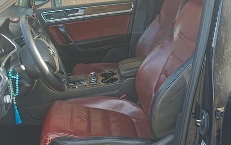 Volkswagen Touareg III, 2010 год, 2 000 000 рублей, 2 фотография