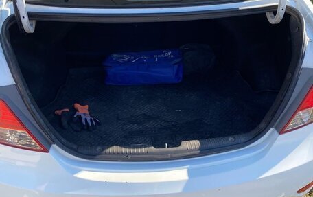 Hyundai Solaris II рестайлинг, 2013 год, 800 000 рублей, 1 фотография