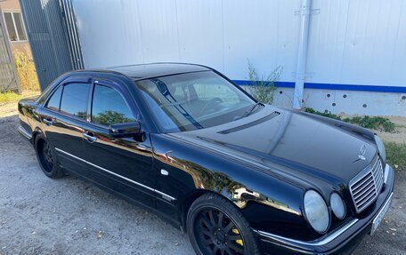 Mercedes-Benz E-Класс, 1997 год, 500 000 рублей, 2 фотография