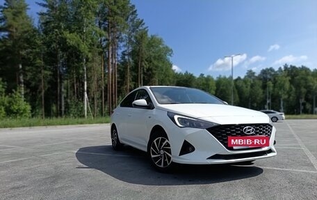 Hyundai Solaris II рестайлинг, 2020 год, 1 700 000 рублей, 11 фотография