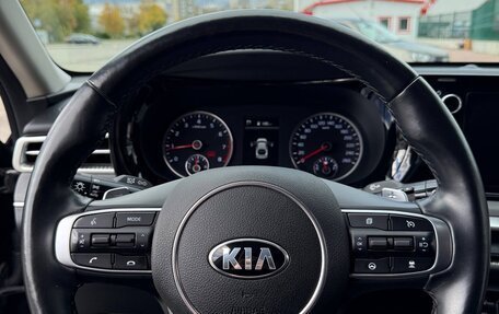 KIA K5, 2021 год, 2 750 000 рублей, 24 фотография