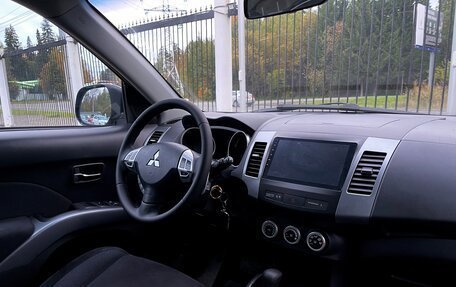 Mitsubishi Outlander III рестайлинг 3, 2009 год, 1 079 000 рублей, 9 фотография