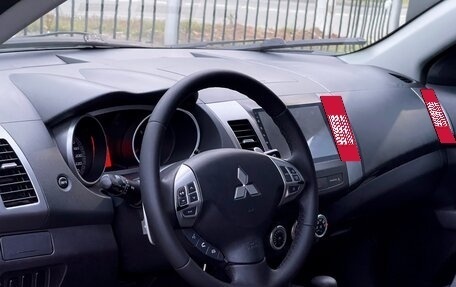 Mitsubishi Outlander III рестайлинг 3, 2009 год, 1 079 000 рублей, 8 фотография