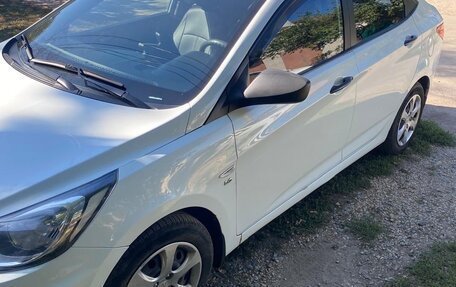 Hyundai Solaris II рестайлинг, 2013 год, 800 000 рублей, 12 фотография