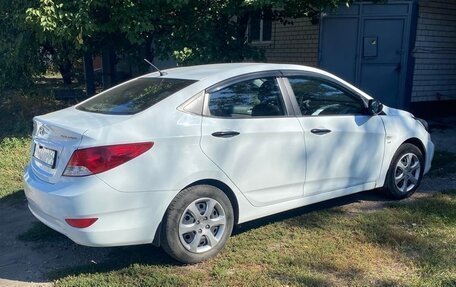 Hyundai Solaris II рестайлинг, 2013 год, 800 000 рублей, 9 фотография